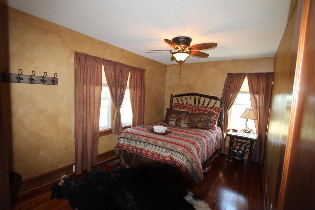 Clover Cliff Ranch Bed And Breakfast Elmdale Esterno foto